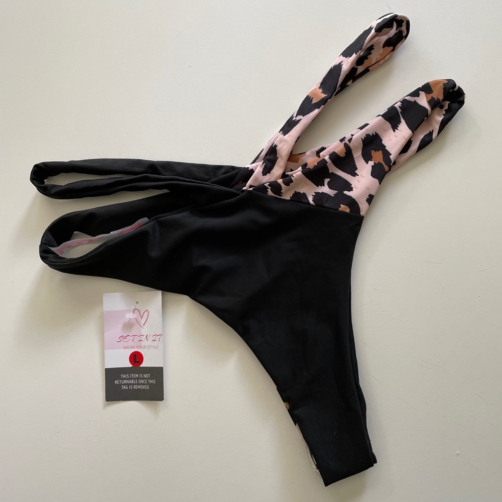 Romwe Bikini Bottom NWT